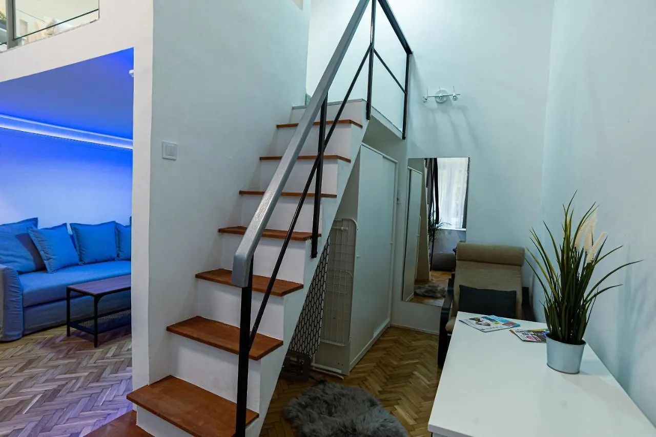 Bella Mia - Entire Apartment Near Liszt Ferenc Ter Budapest 0*,  Ungheria