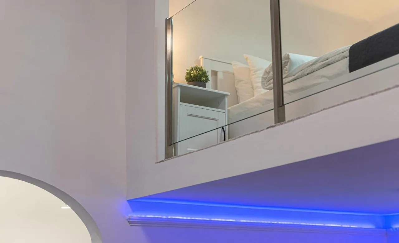 Bella Mia - Entire Apartment Near Liszt Ferenc Ter Budapest 0*,  Hungary